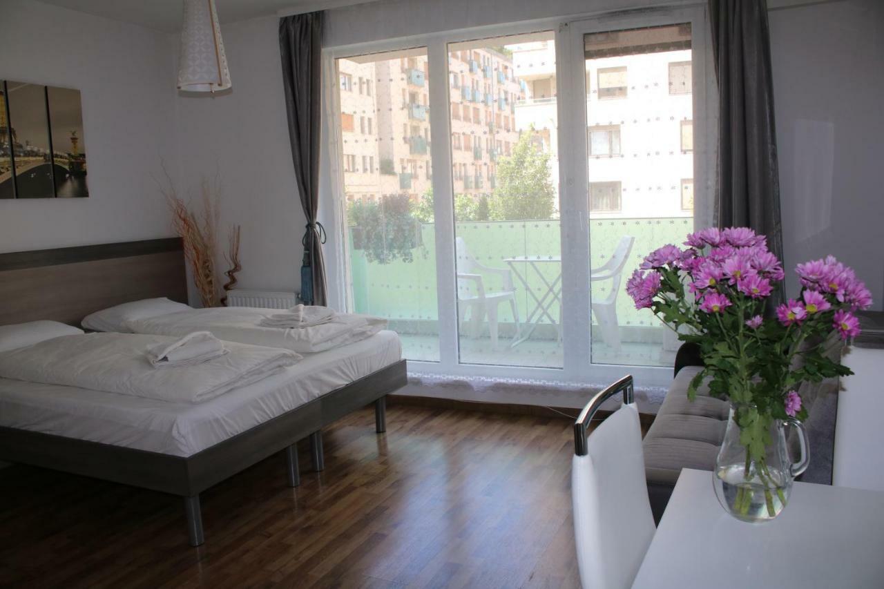 Corvin Holiday Apartments Hotel Budapest Eksteriør bilde